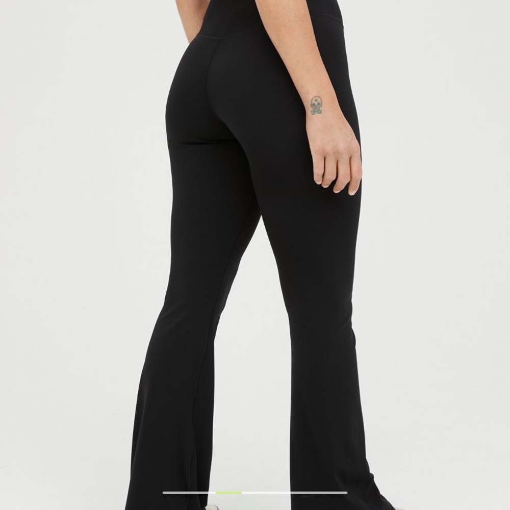 Offline by aerie real me high waisted crossover flare leggings